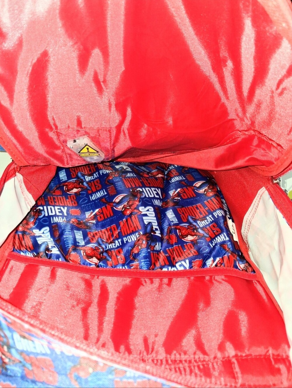 NWT Marvel Spider-Man Light Up Backpack 6 Piece Set Boy's Headphones Lunch Bag - Picture 8 of 17